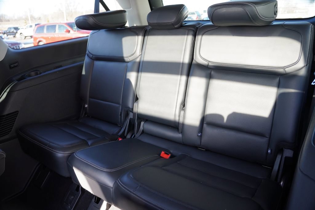 Certified 2025 Ford Expedition Max Platinum image 21