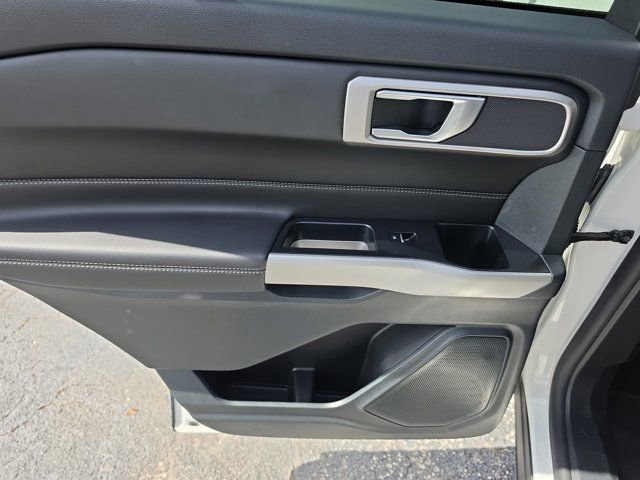 Certified 2024 Ford Explorer XLT image 10