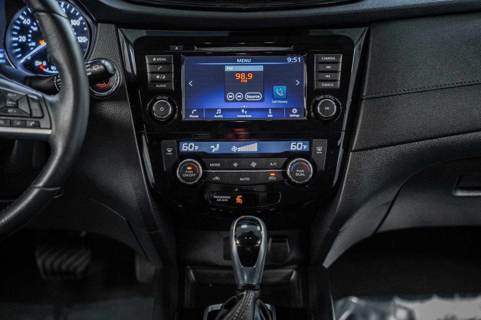 Used 2020 Nissan Rogue SV FWD image 22