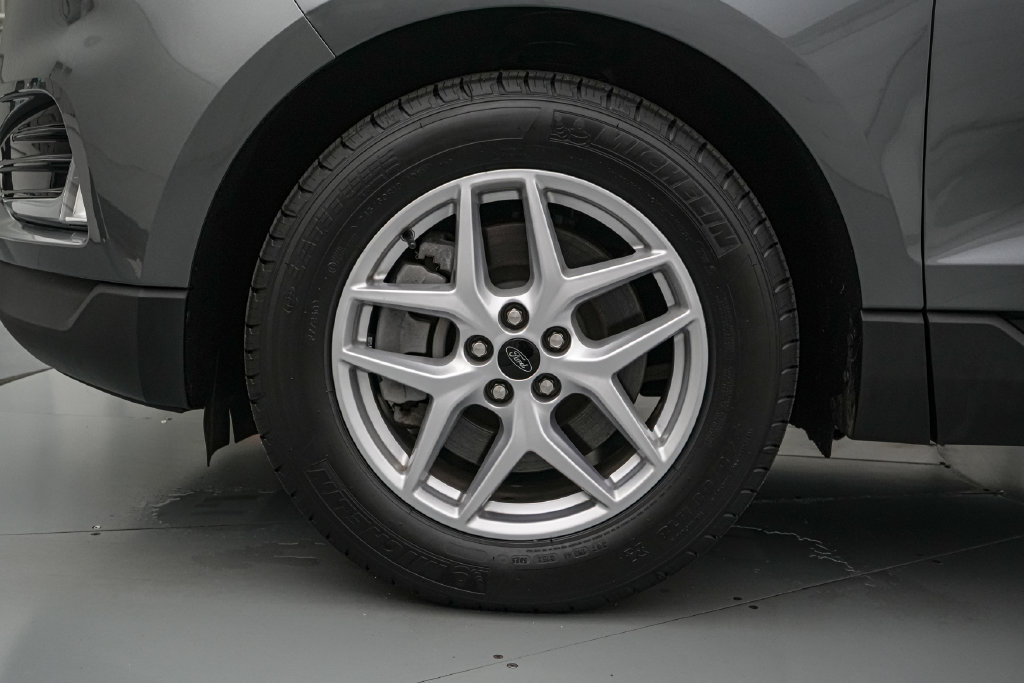 Certified 2024 Ford Edge SEL w/ Convenience Package AWD/4WD image 10