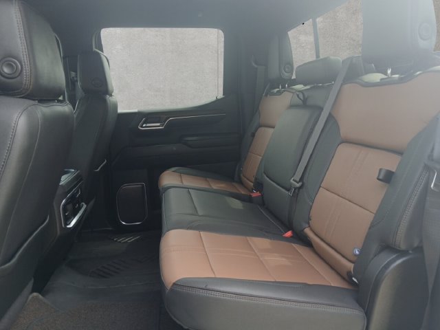 Used 2024 Chevrolet Silverado 1500 High Country w/ Technology Package AWD/4WD image 23