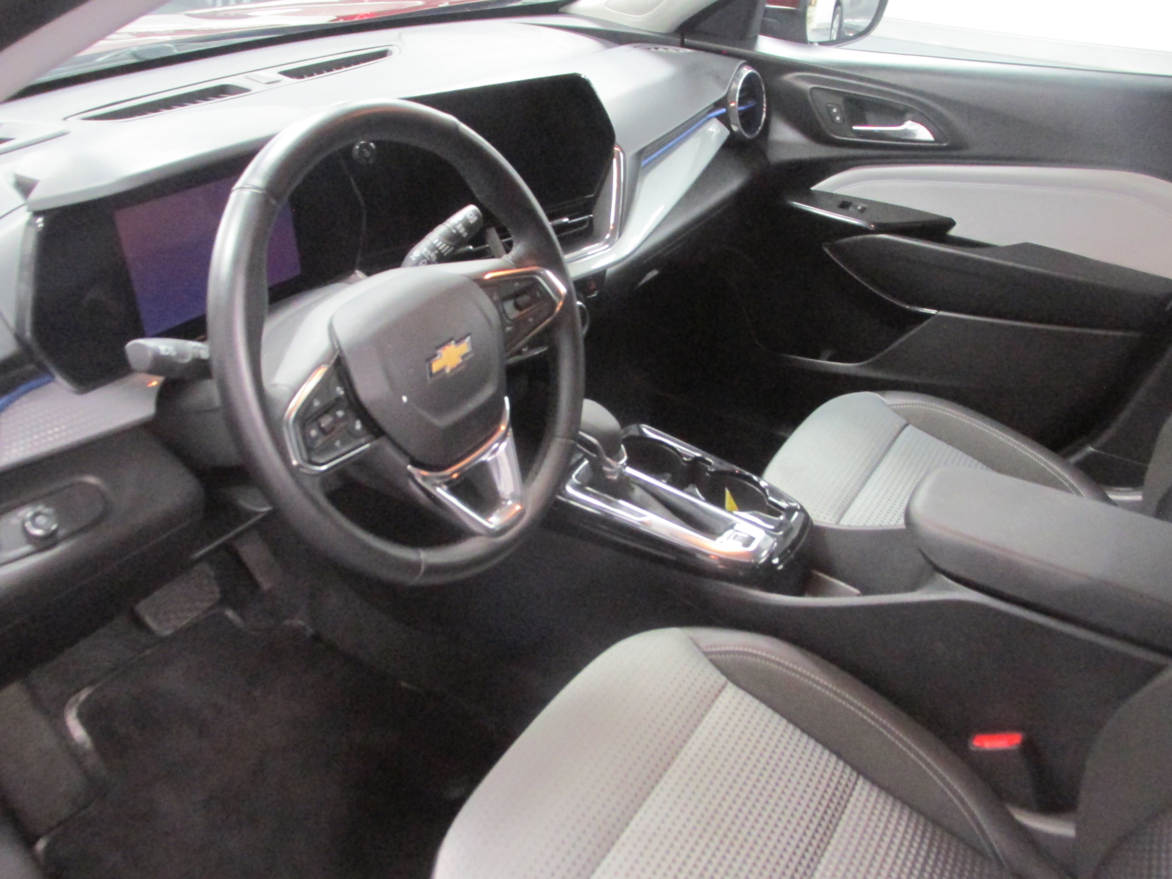 Used 2024 Jeep Compass Latitude image 23