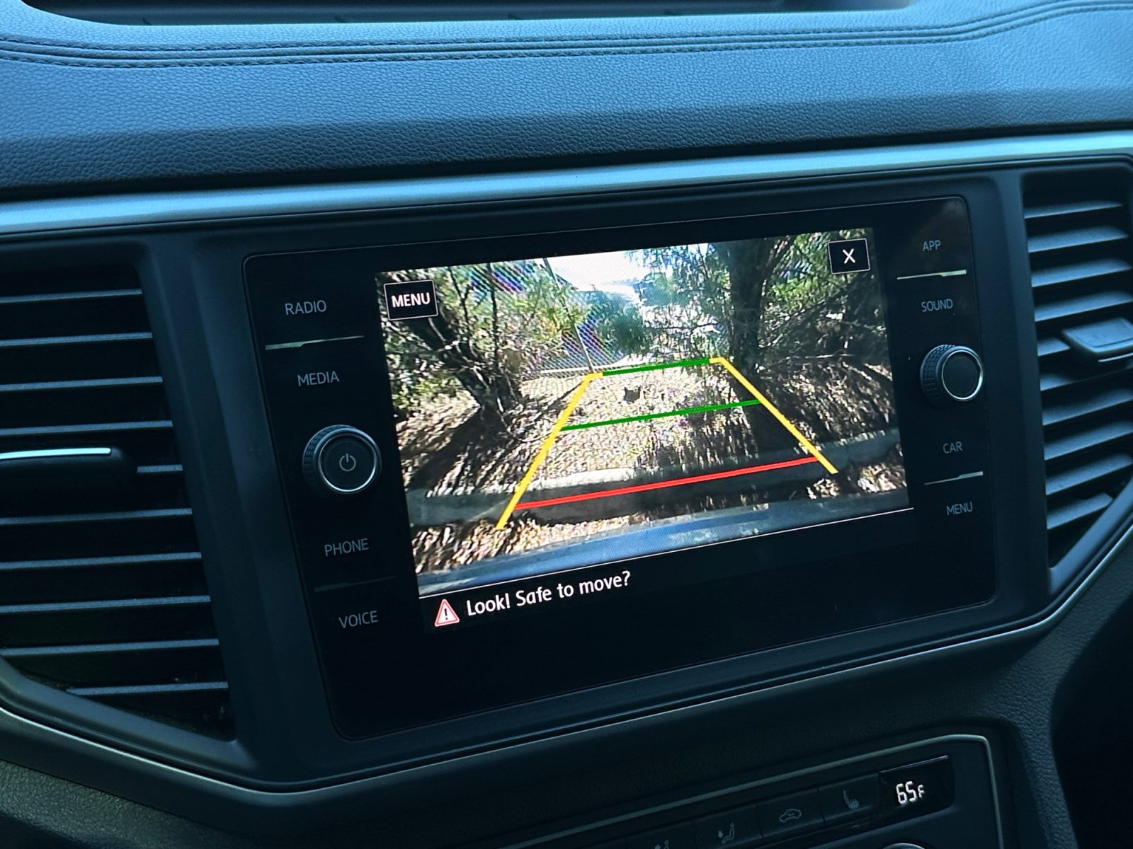 Used 2020 Volkswagen Atlas Cross Sport SE w/ Panoramic Sunroof Package AWD/4WD image 16
