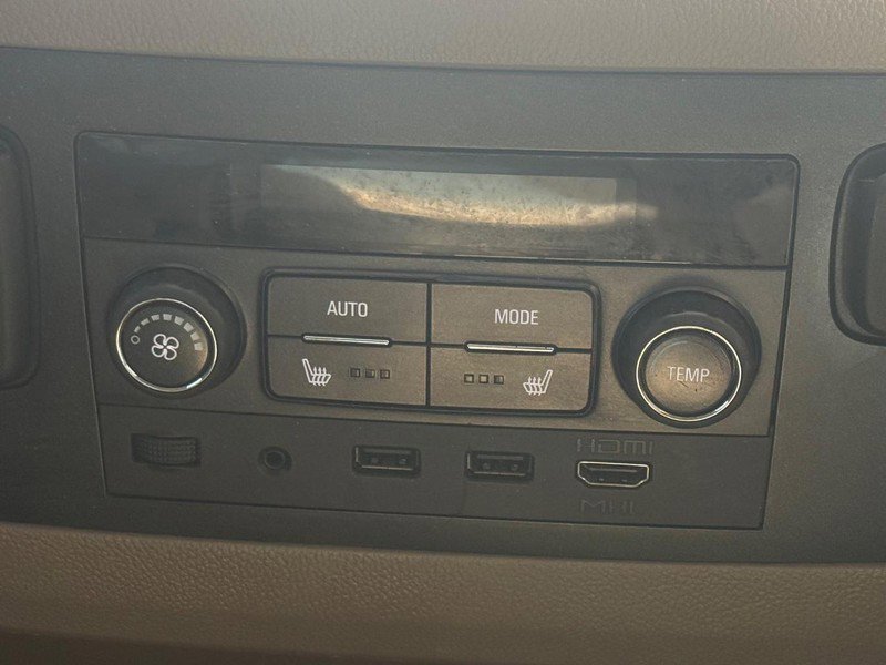 Used 2019 GMC Yukon SLT w/ Premium Edition image 14