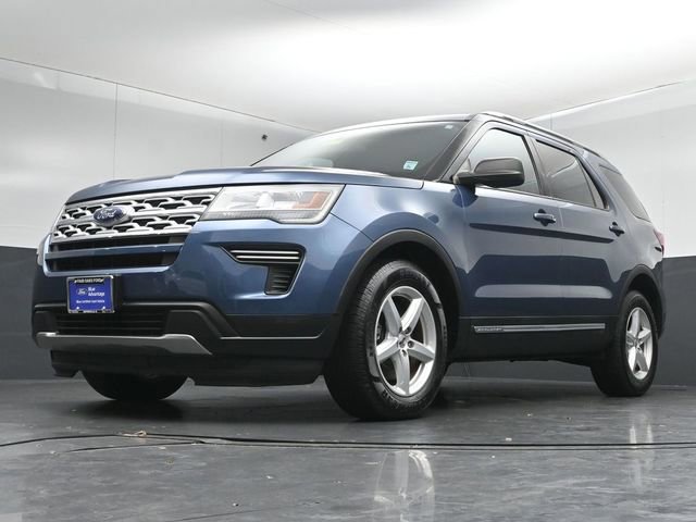 Certified 2018 Ford Explorer XLT image 3