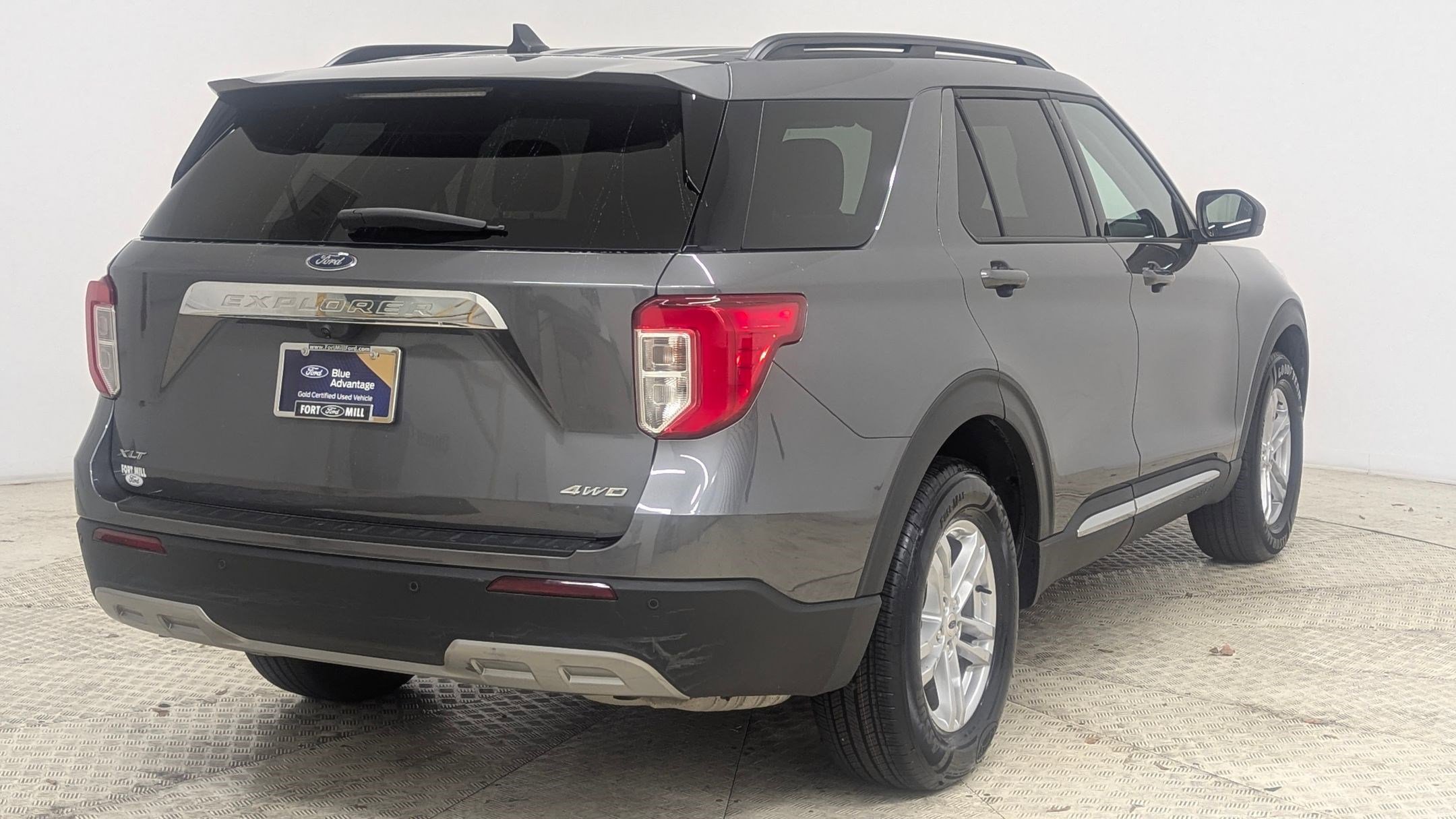 Certified 2022 Ford Explorer XLT w/ Equipment Group 202A image 8