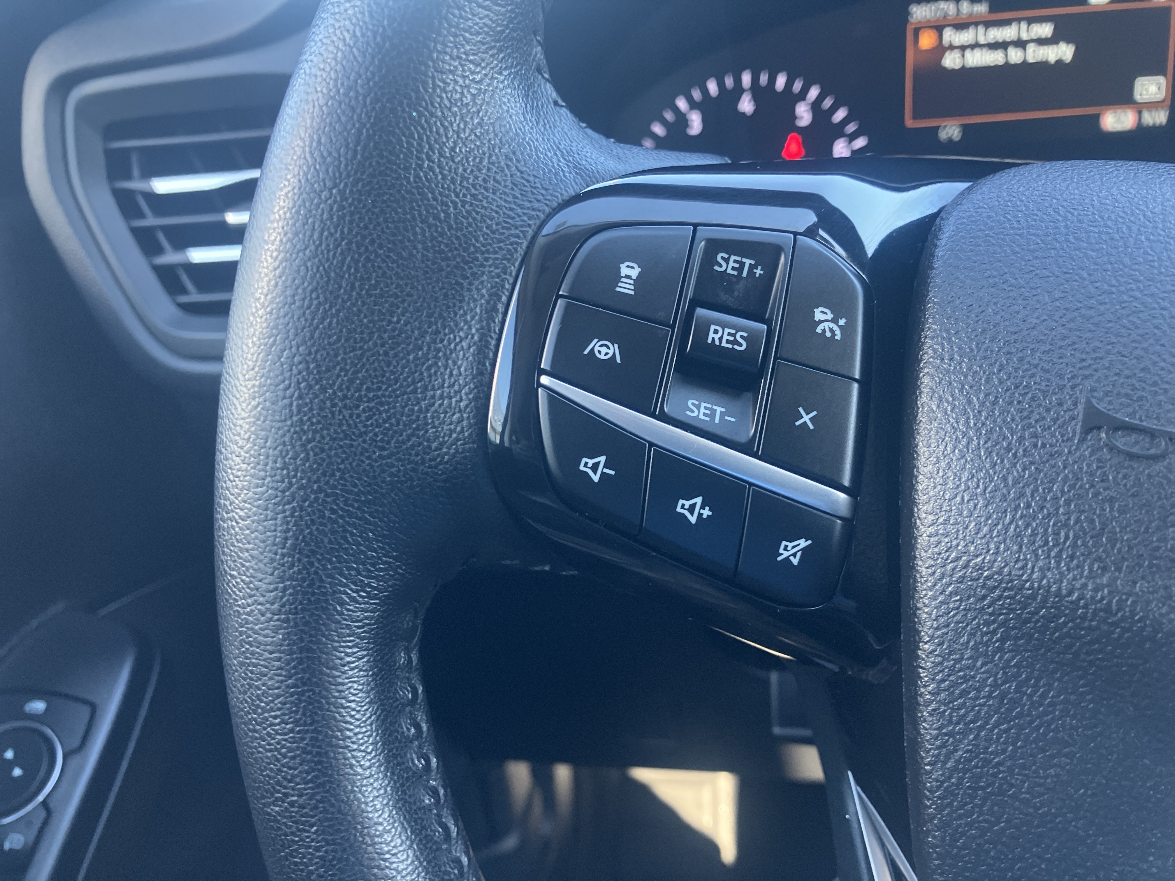 Certified 2021 Ford Escape SEL AWD/4WD image 25