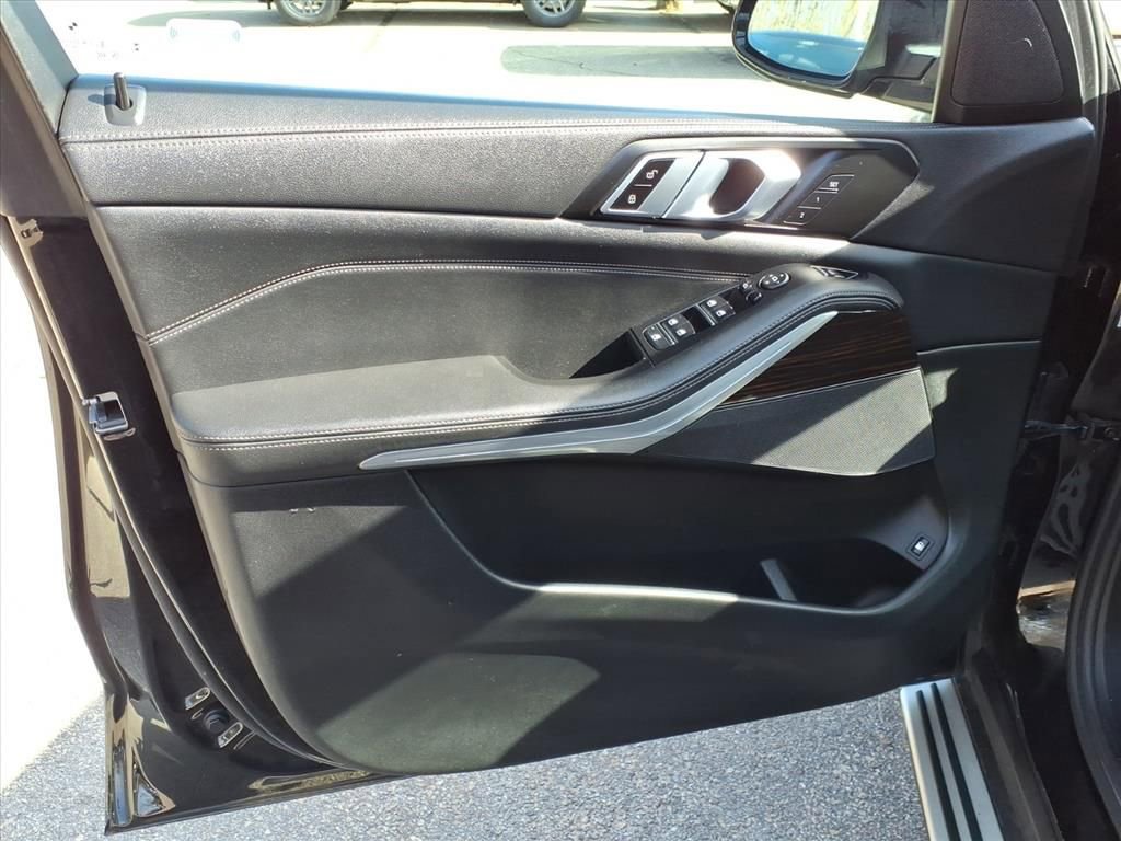 Used 2023 BMW X5 xDrive45e image 15