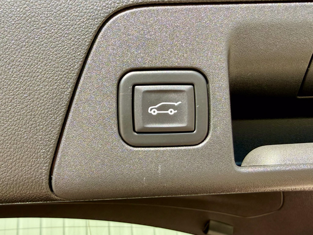 Used 2023 Buick Envision Preferred w/ Sport Touring Package AWD/4WD image 18