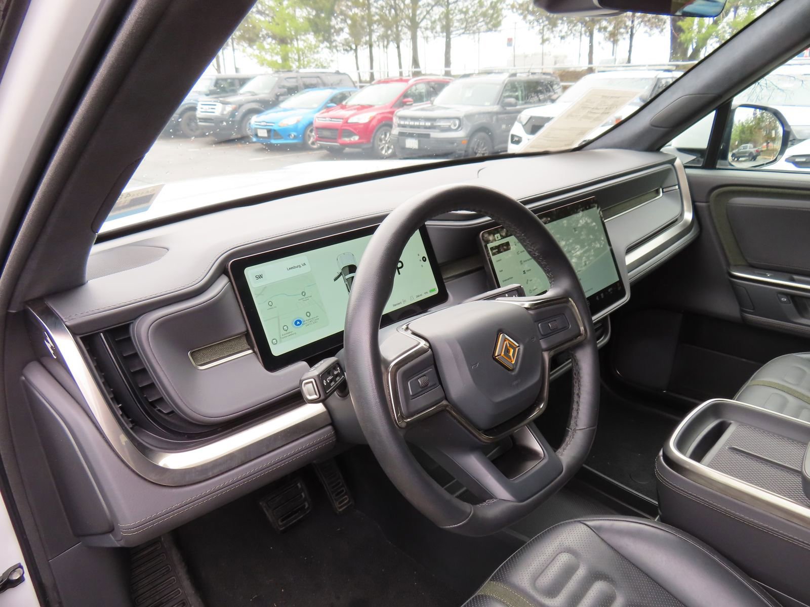 Used 2025 Rivian R1T Adventure image 17