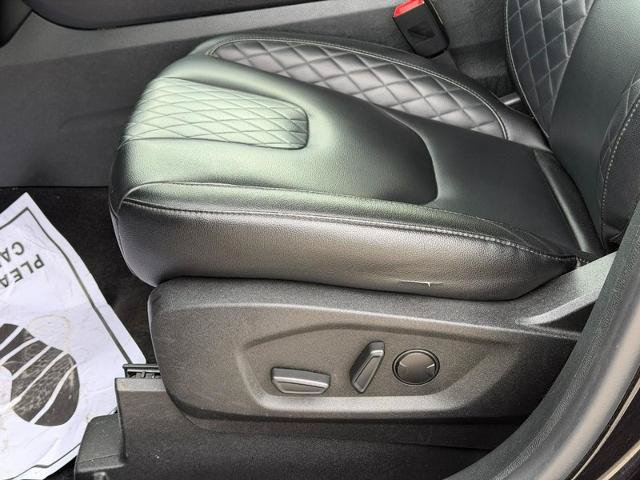Certified 2024 Ford Edge Titanium AWD/4WD image 18