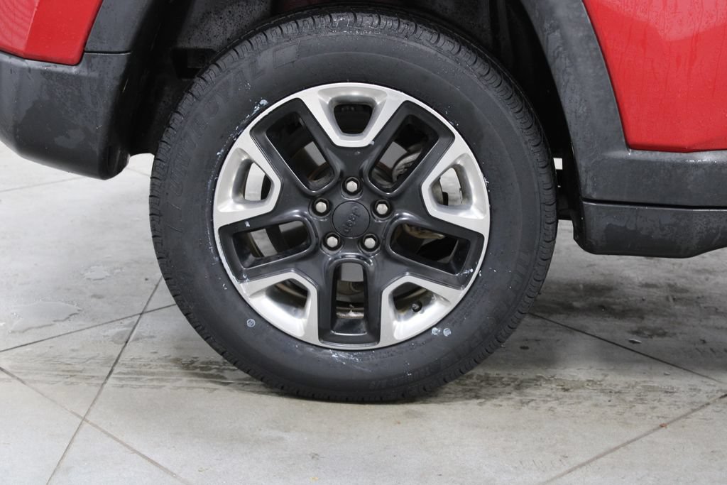 Used 2018 Jeep Compass Trailhawk w/ Leather Interior Group AWD/4WD image 15