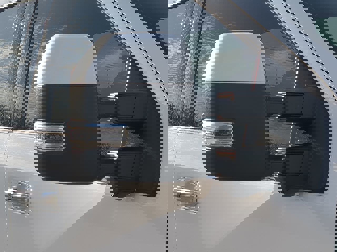 Certified 2022 Ford F250 Limited w/ FX4 Off-Road Package image 10