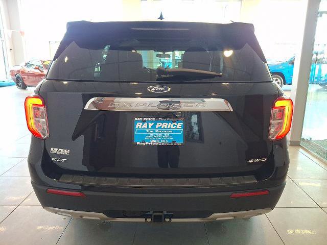 Certified 2022 Ford Explorer XLT w/ Equipment Group 202A image 4