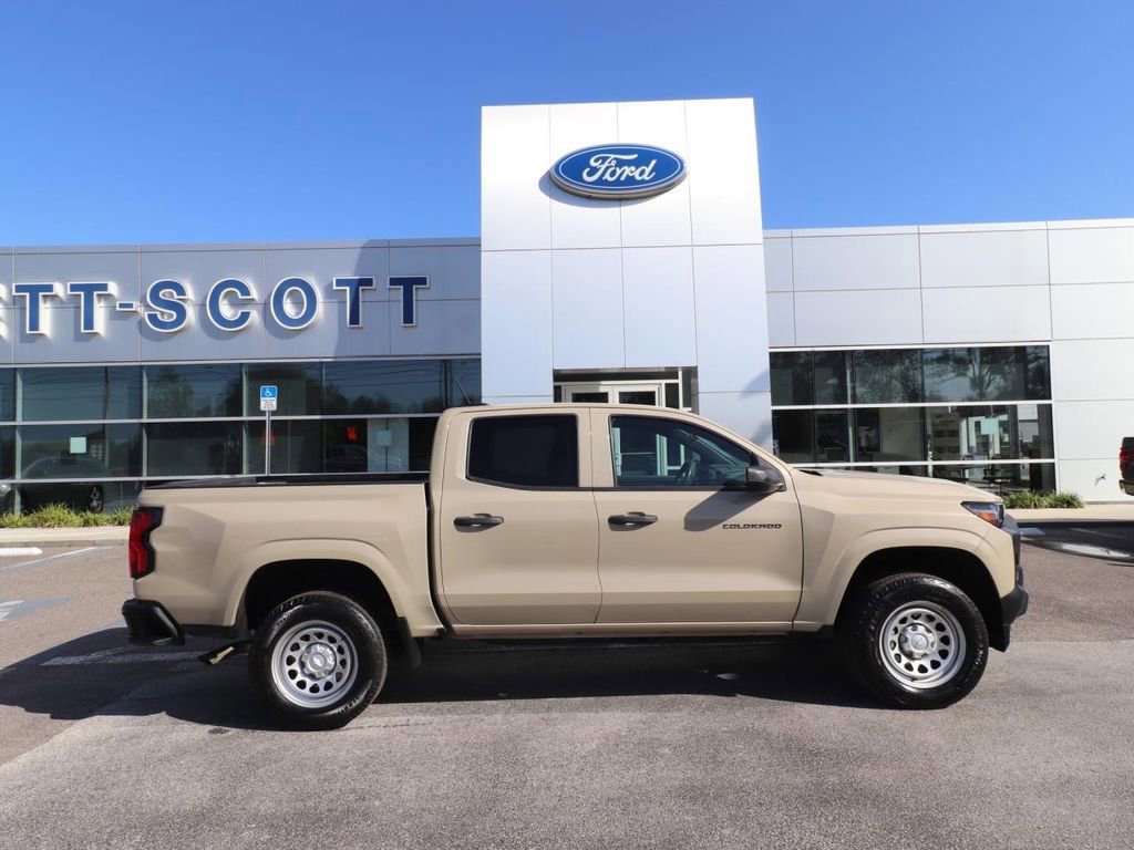 Used 2024 Chevrolet Colorado W/T image 6