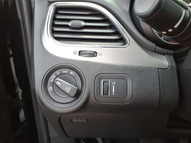 Used 2020 Dodge Journey Crossroad FWD image 23