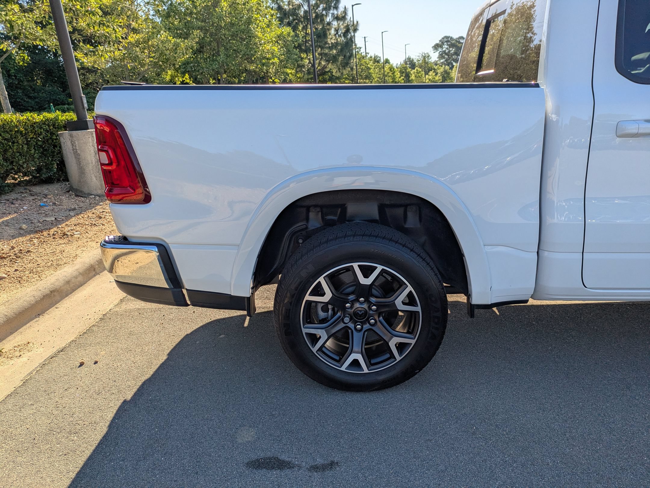 Used 2025 RAM 1500 Laramie AWD/4WD image 37
