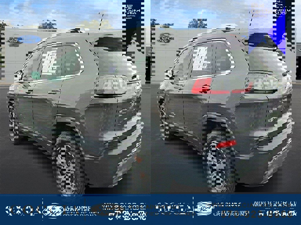 Used 2019 Jeep Cherokee Limited image 3