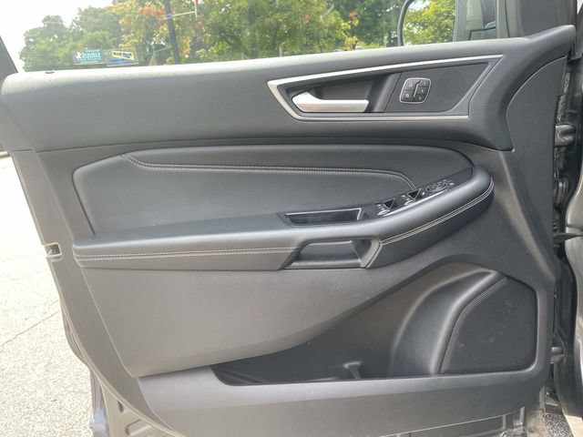 Certified 2017 Ford Edge Titanium w/ Equipment Group 301A AWD/4WD image 18