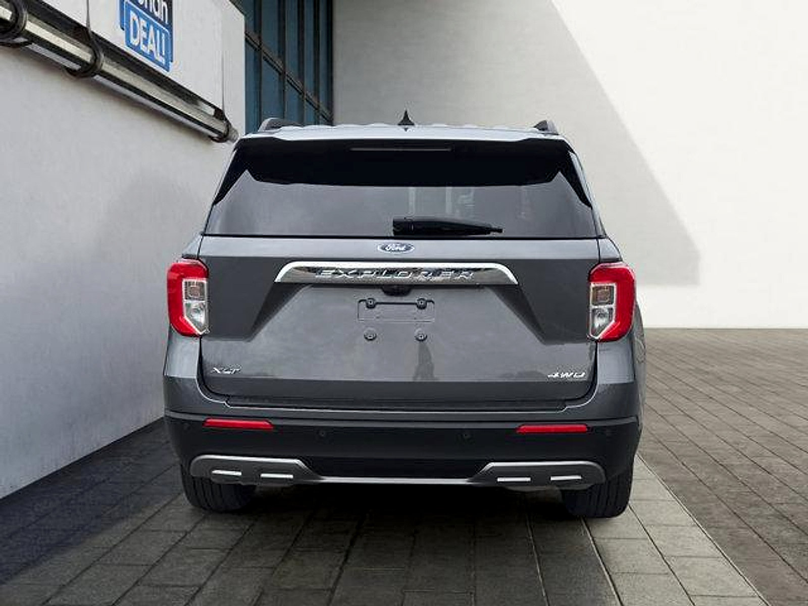 Certified 2023 Ford Explorer XLT w/ Equipment Group 202A AWD/4WD image 4