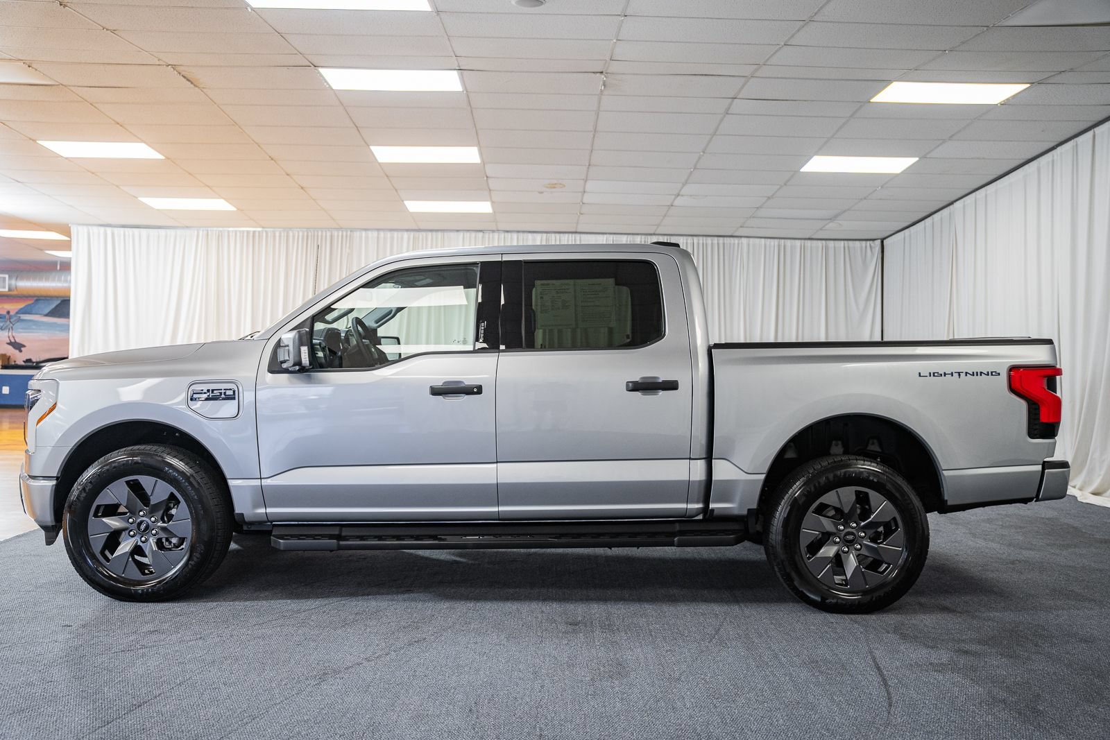 Certified 2024 Ford F150 Lightning XLT AWD/4WD image 4
