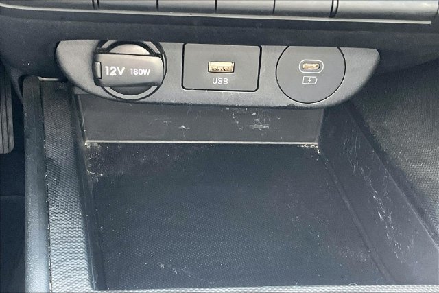Used 2024 Hyundai Elantra SE FWD image 34