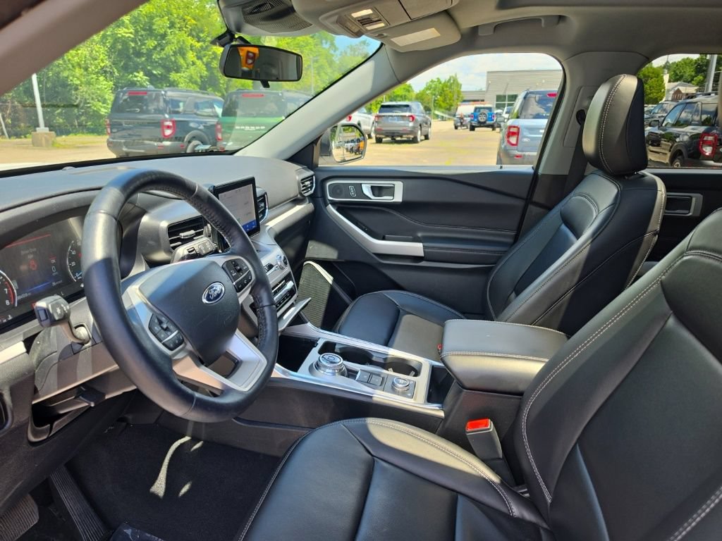 Certified 2023 Ford Explorer XLT w/ Equipment Group 202A AWD/4WD image 12