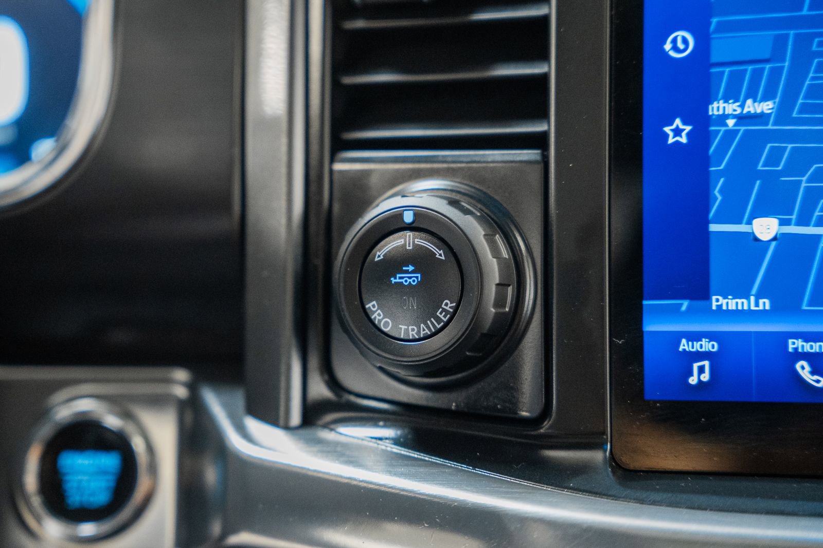 Certified 2023 Ford F150 Lariat w/ Equipment Group 502A High image 31