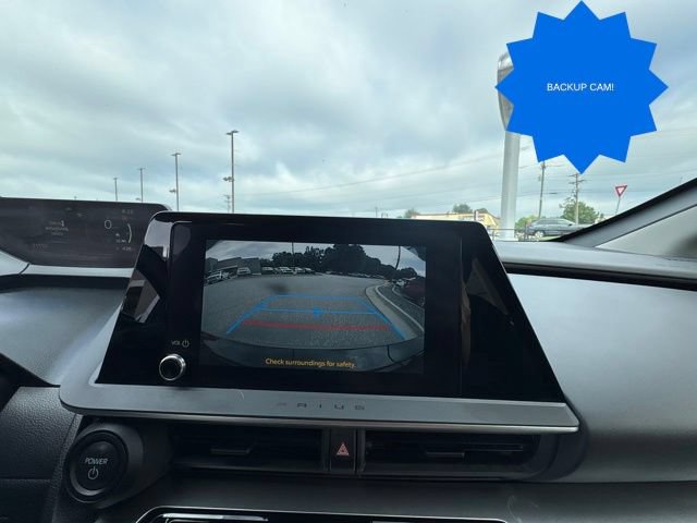 Used 2025 Toyota Prius LE FWD image 18