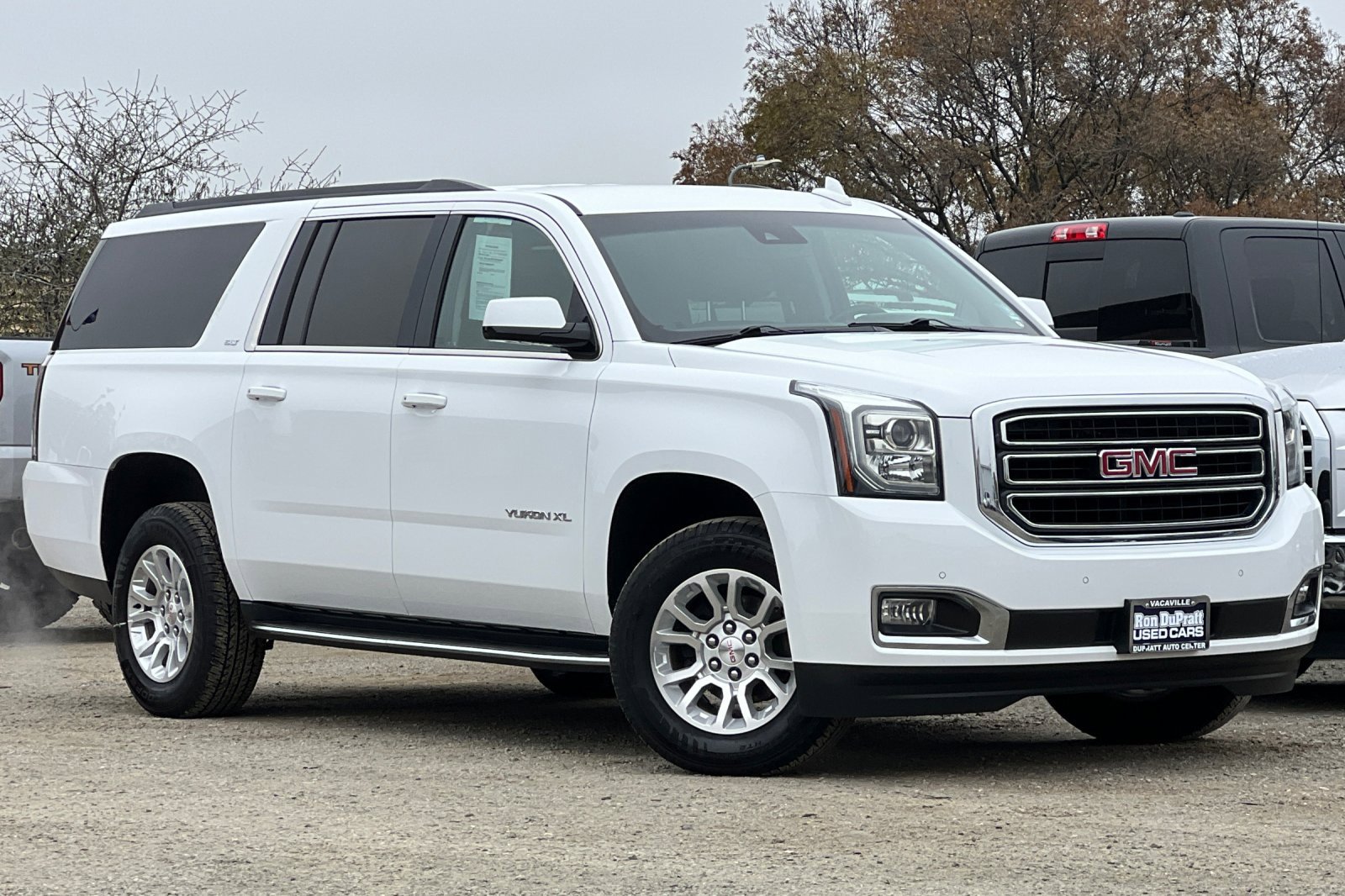 Used 2019 GMC Yukon XL SLT image 2