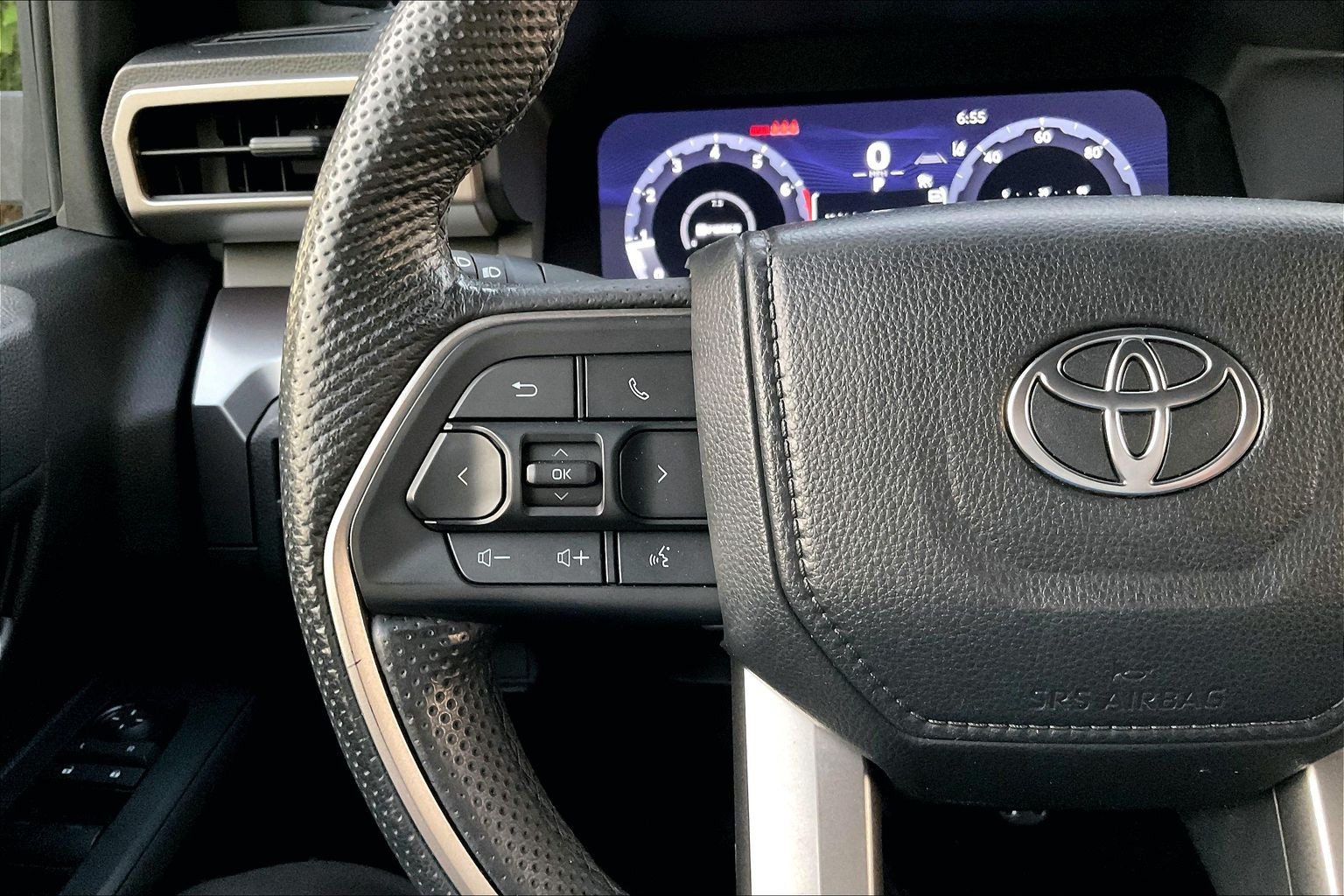 Used 2024 Toyota Tacoma TRD Sport w/ TRD Sport Upgrade Package AWD/4WD image 18