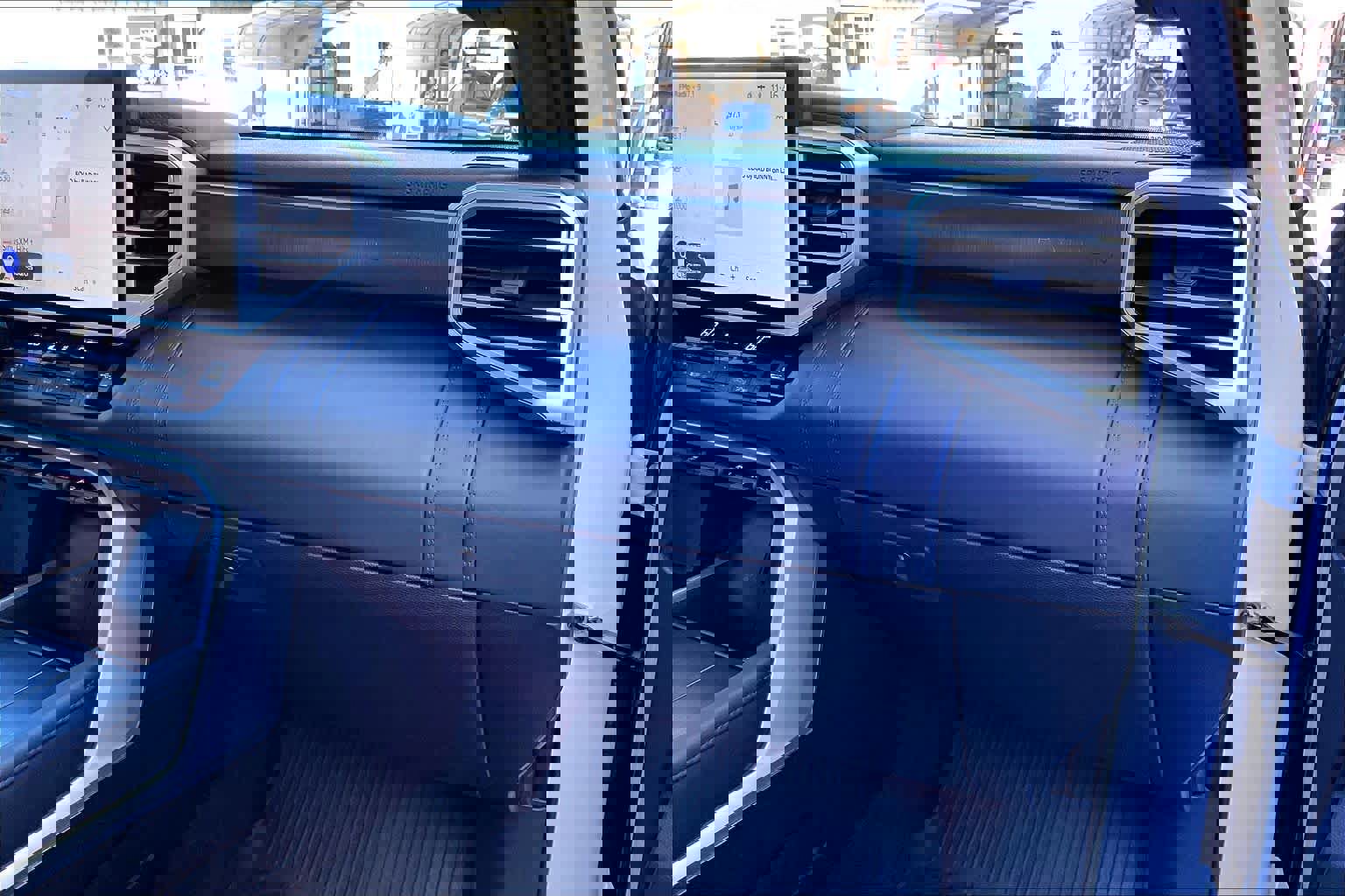 Used 2025 Toyota Tundra Platinum image 22