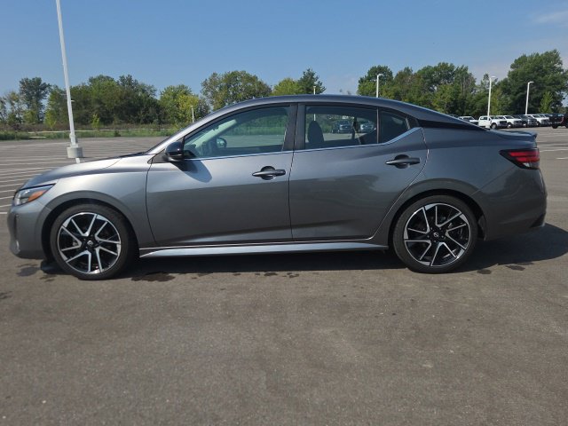Used 2024 Nissan Sentra SR FWD image 11