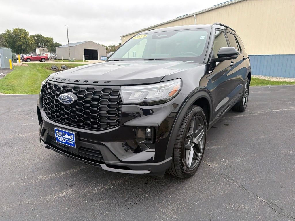 Certified 2025 Ford Explorer ST-Line w/ ST-Line Street Pack AWD/4WD image 8