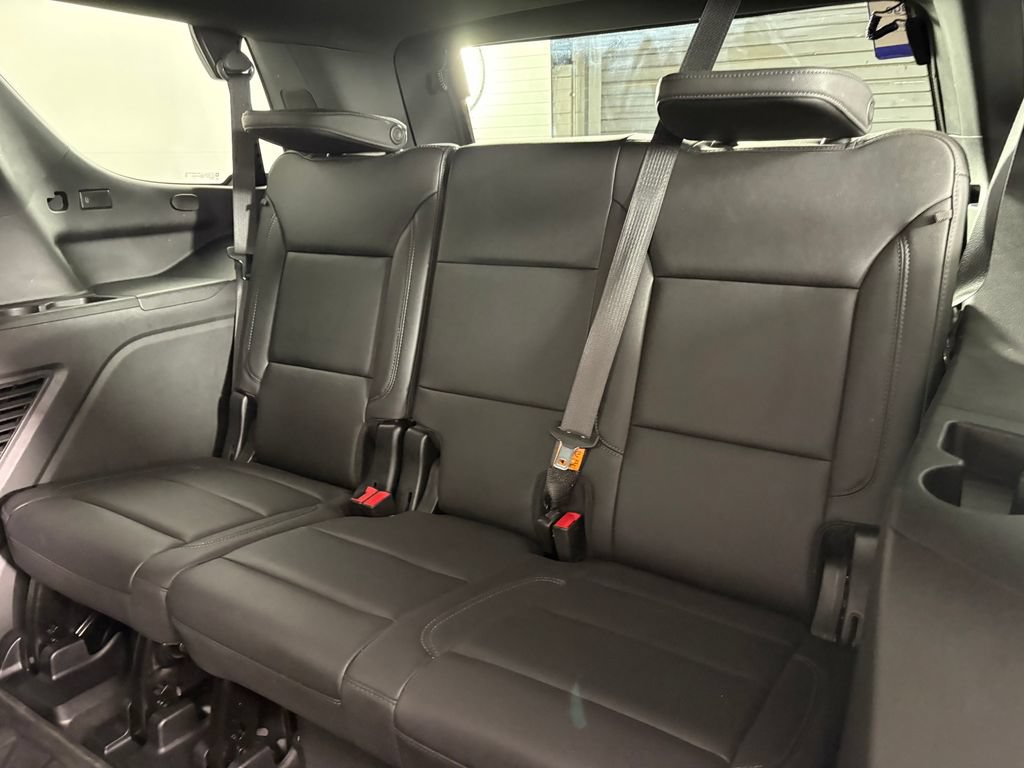 Used 2023 Chevrolet Tahoe Z71 w/ Luxury Package AWD/4WD image 32