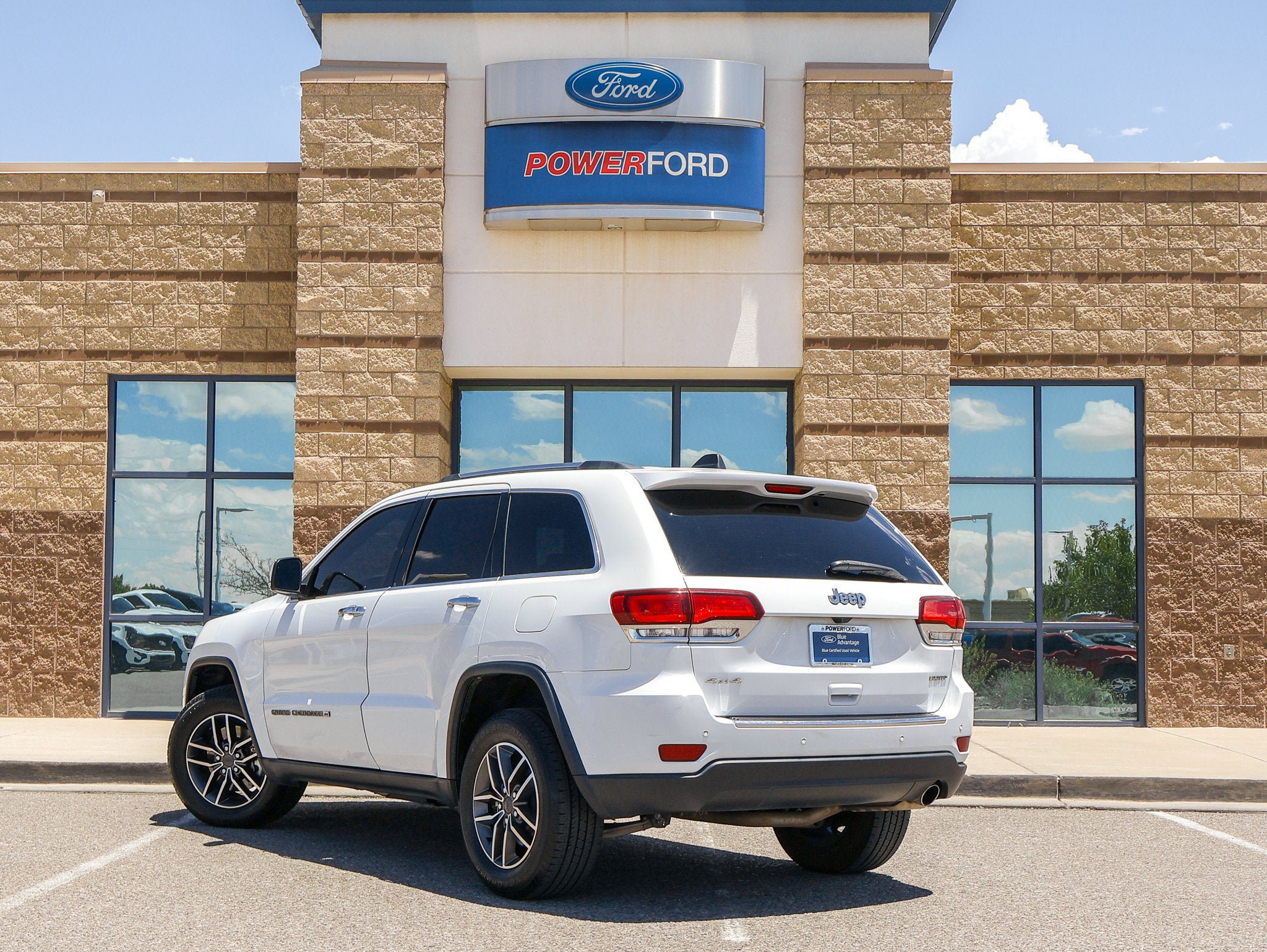 Used 2022 Jeep Grand Cherokee Limited AWD/4WD image 8