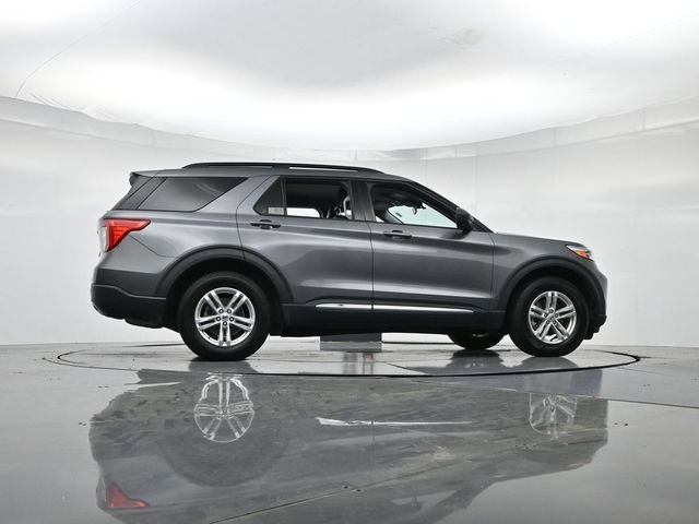 Certified 2021 Ford Explorer XLT w/ Equipment Group 202A AWD/4WD image 35