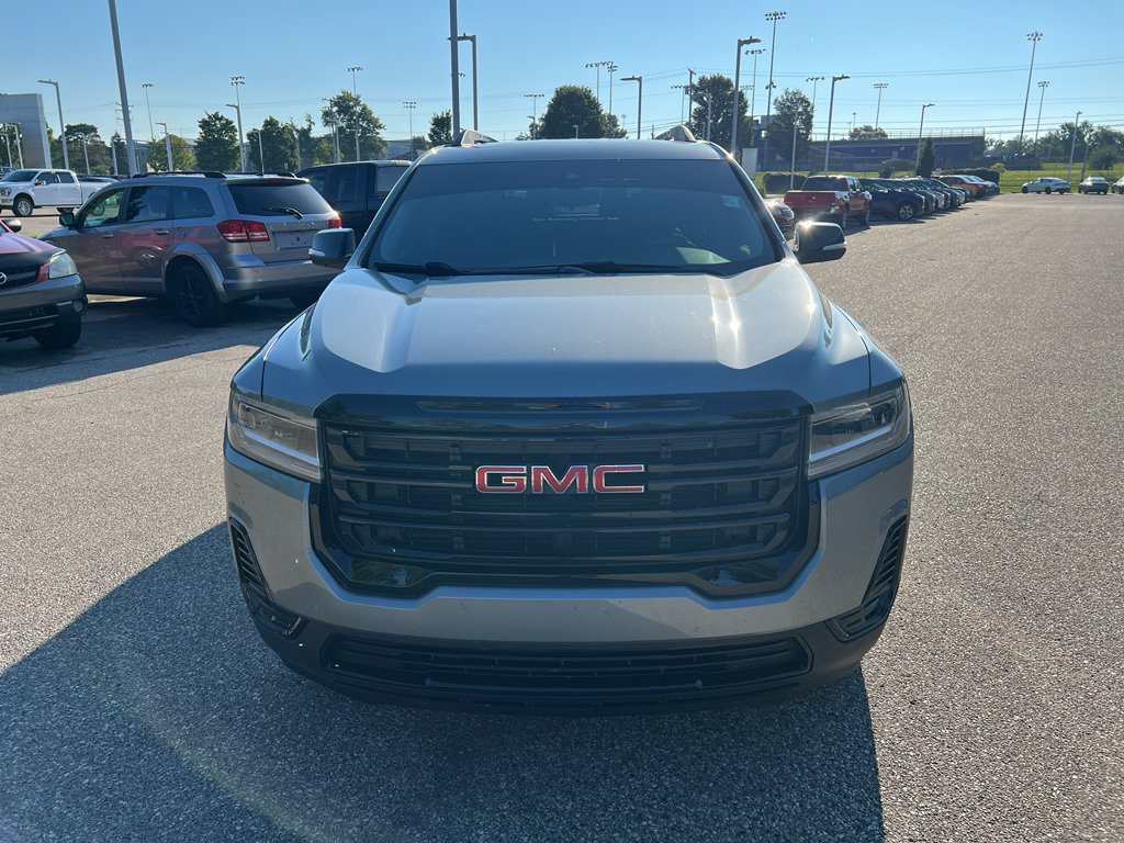 Used 2023 GMC Acadia SLE w/ Driver Convenience Package FWD image 3