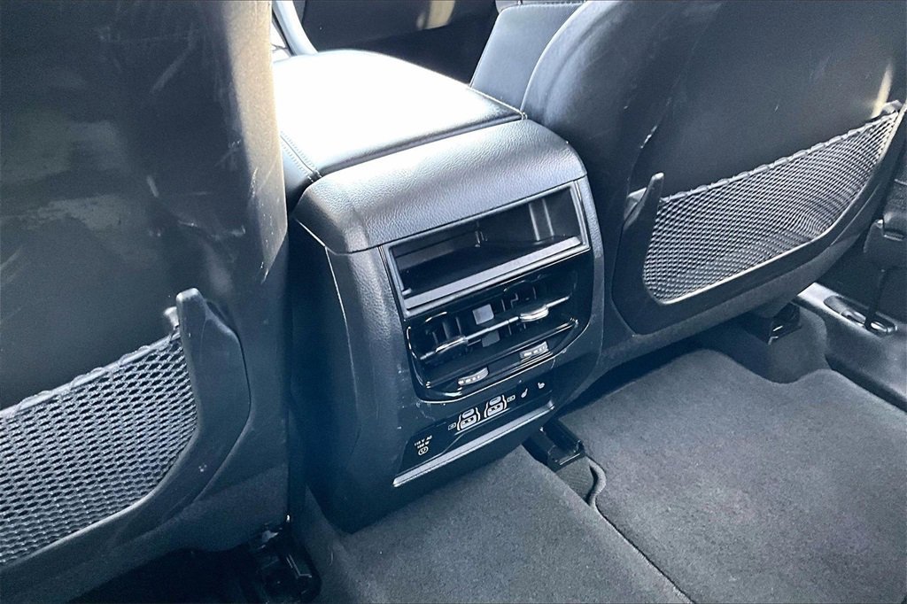 Used 2023 Jeep Grand Cherokee Limited image 33