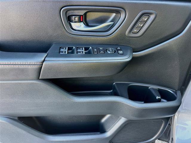 Used 2025 Honda Pilot TrailSport image 18