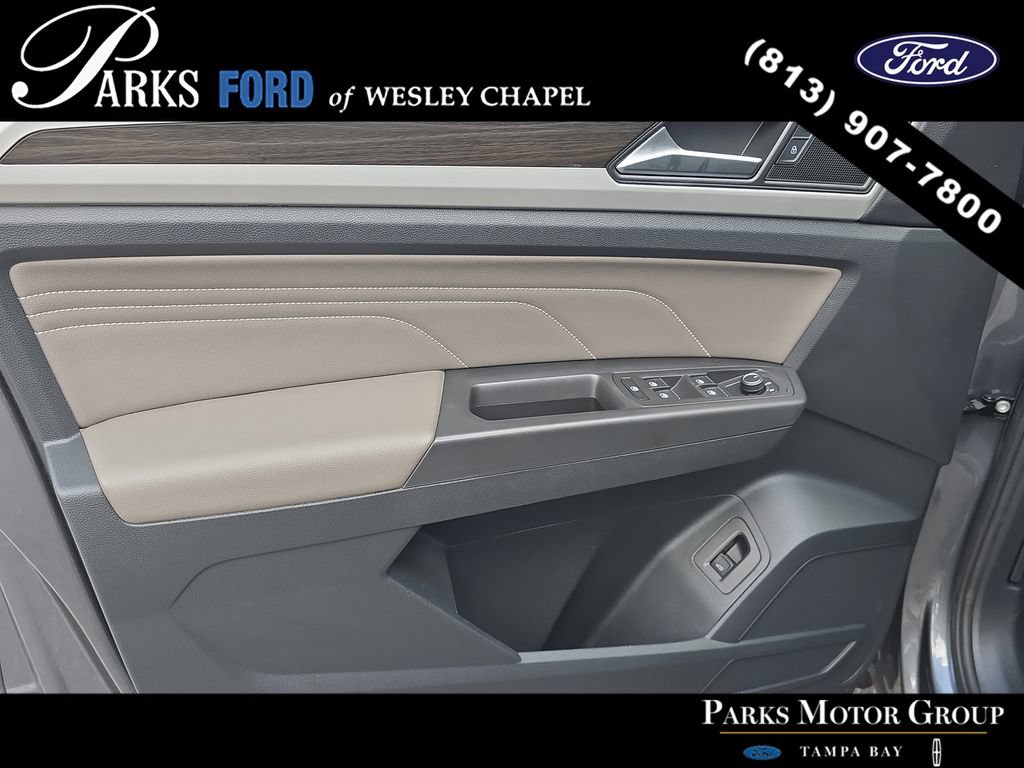 Used 2023 Volkswagen Atlas SE w/ Panoramic Sunroof Package FWD image 17