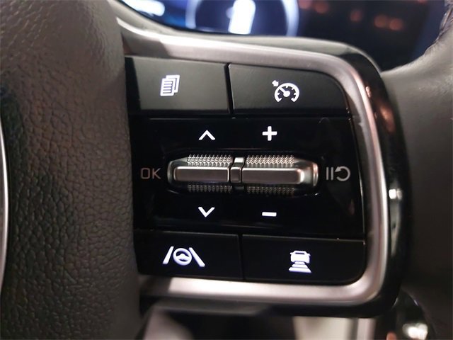 Used 2023 Kia Carnival SX image 18