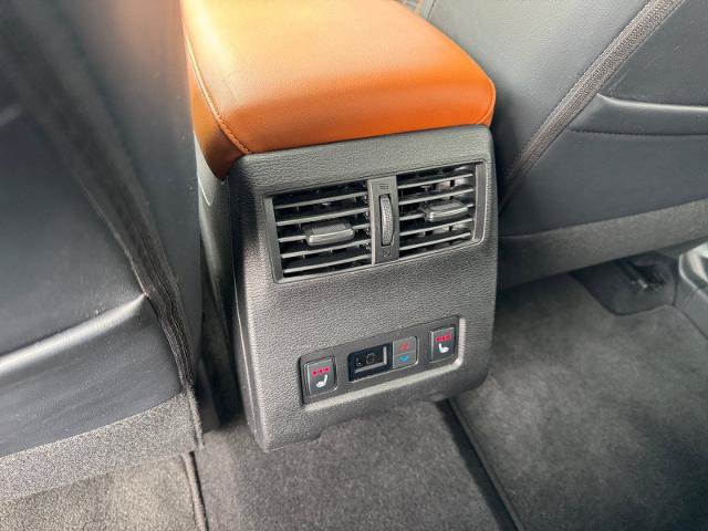 Used 2024 Mitsubishi Outlander SEL AWD/4WD image 18