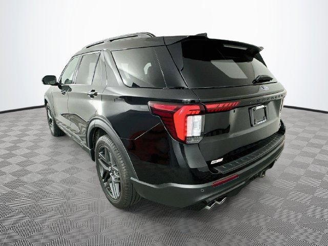 Certified 2025 Ford Explorer ST AWD/4WD image 9
