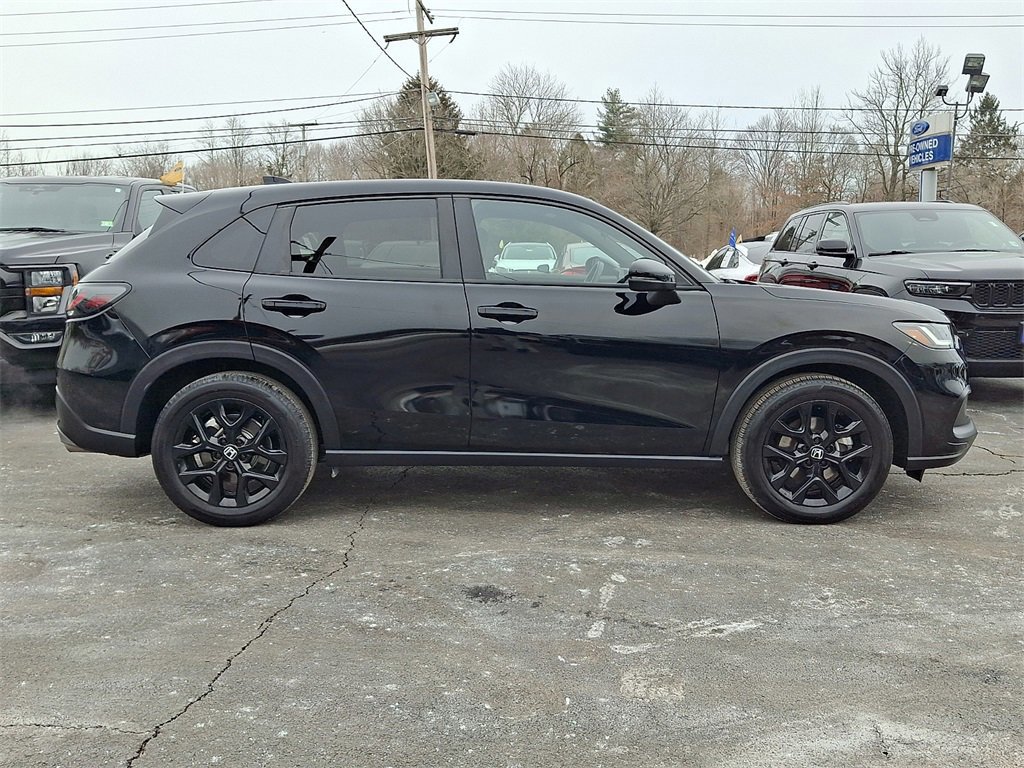 Used 2025 Honda HR-V Sport image 6