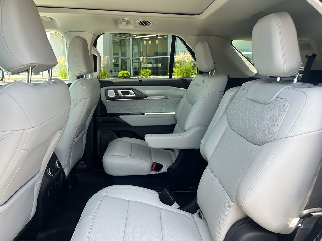 Certified 2025 Ford Explorer Platinum w/ Ultimate Package AWD/4WD image 14