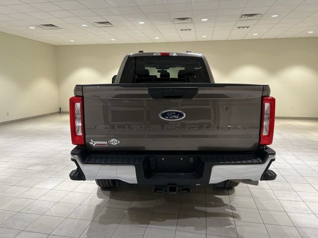 Certified 2023 Ford F250 XLT w/ FX4 Off-Road Package AWD/4WD image 4