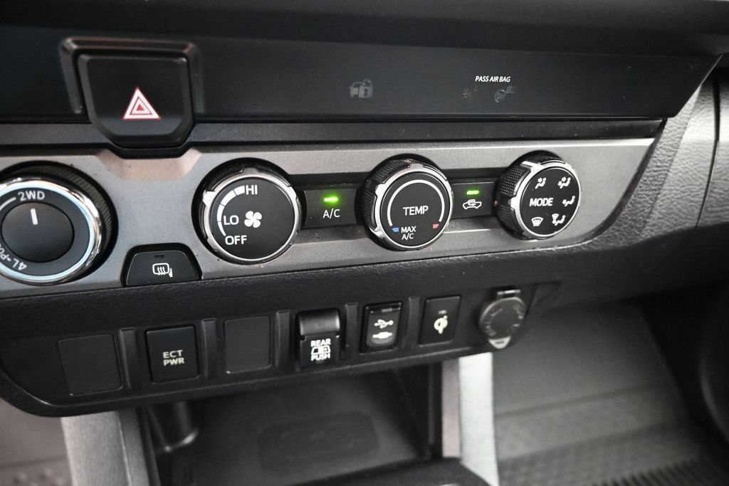 Used 2019 Toyota Tacoma TRD Sport AWD/4WD image 20