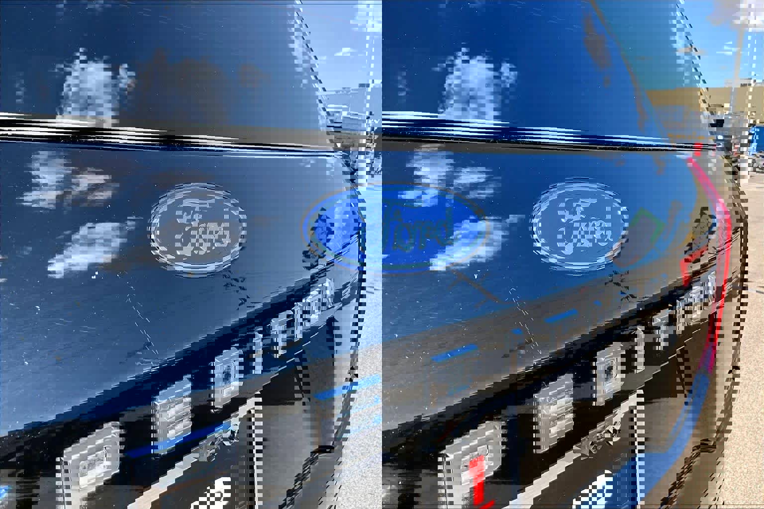 Certified 2025 Ford Expedition Platinum w/ Platinum Ultimate Package image 16