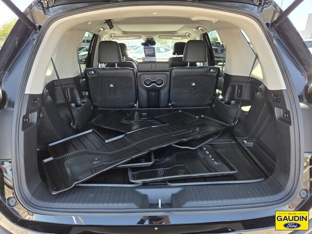 Used 2025 Honda Pilot Elite image 14